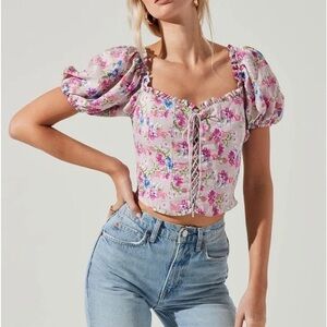 ASTR the Label Lace-Up Floral Puff Sleeve Crop Top